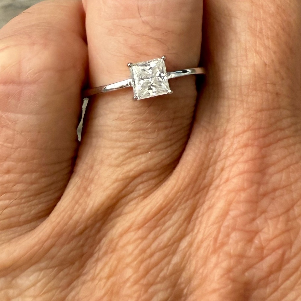 Elegant Silver Moissanite Ring